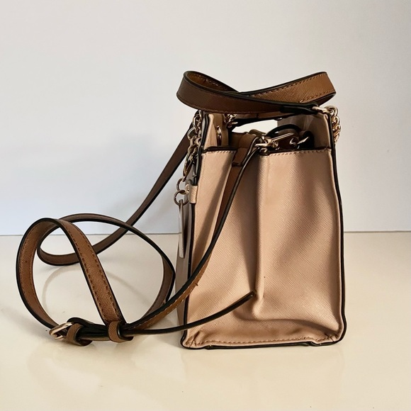 Guess Nude Saffiano Satchel With Gold Chain Straps - Picture 2 of 16
